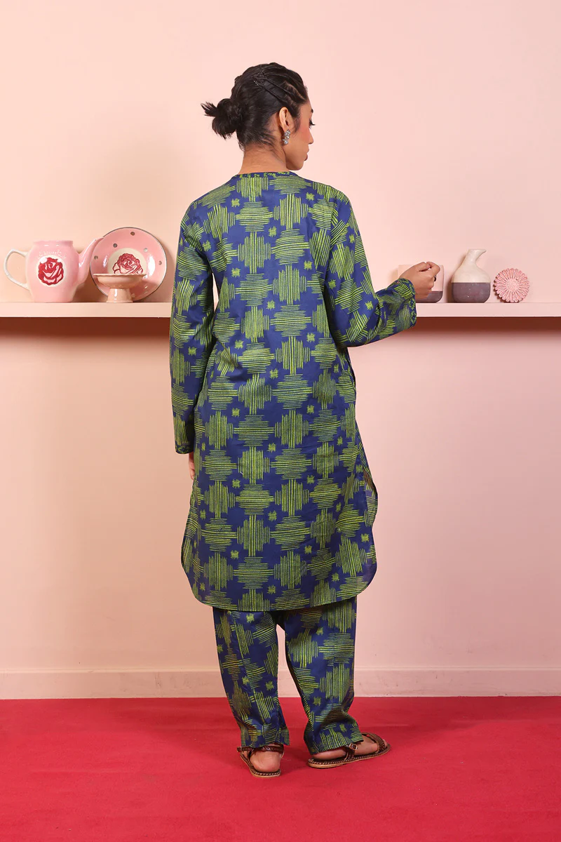 Ikat 2-Piece - Image 4