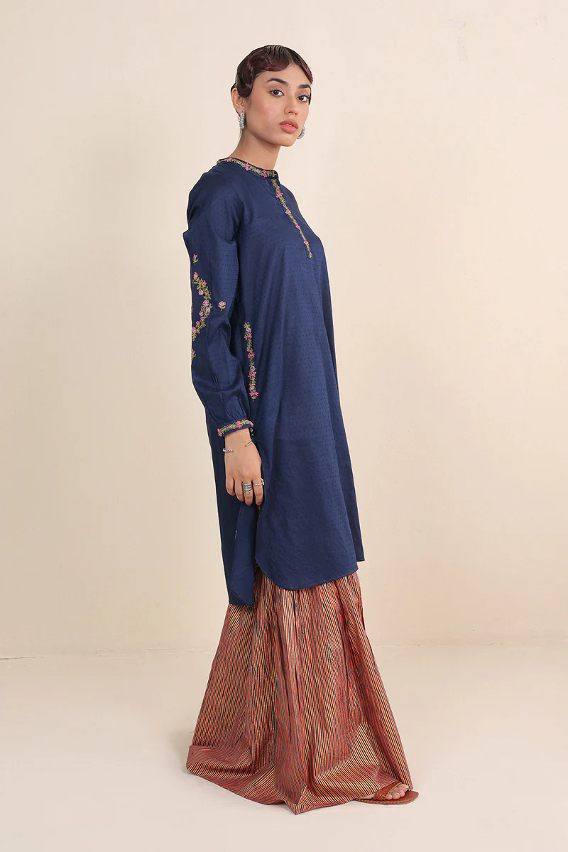 Sunehri Gharara - Image 4
