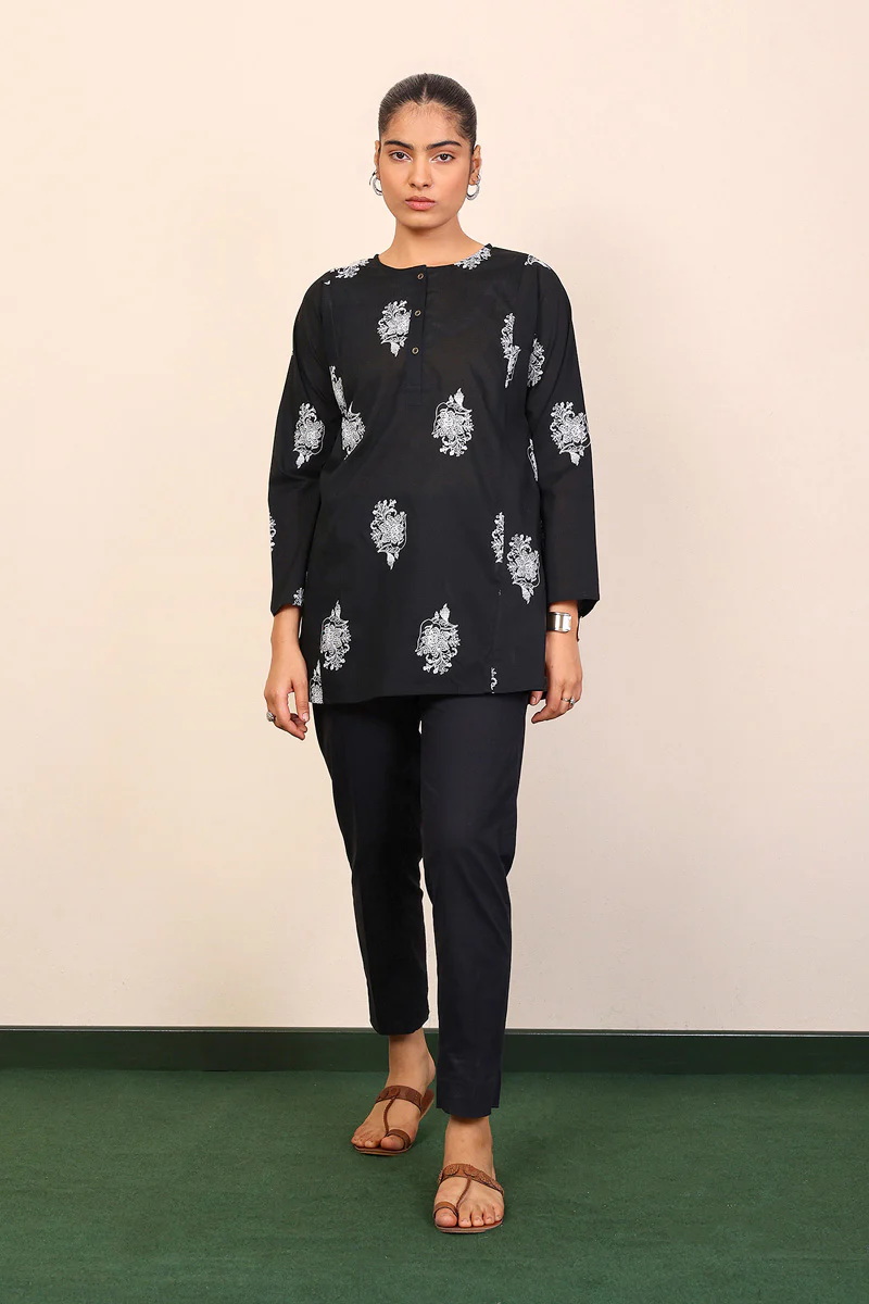 Gul Meena Embroidered Kurta
