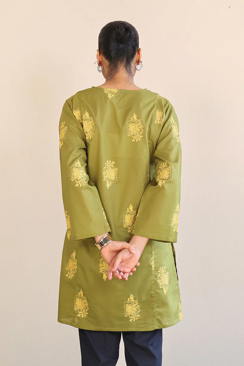 Gul Meena Embroidered Kurta - Image 4