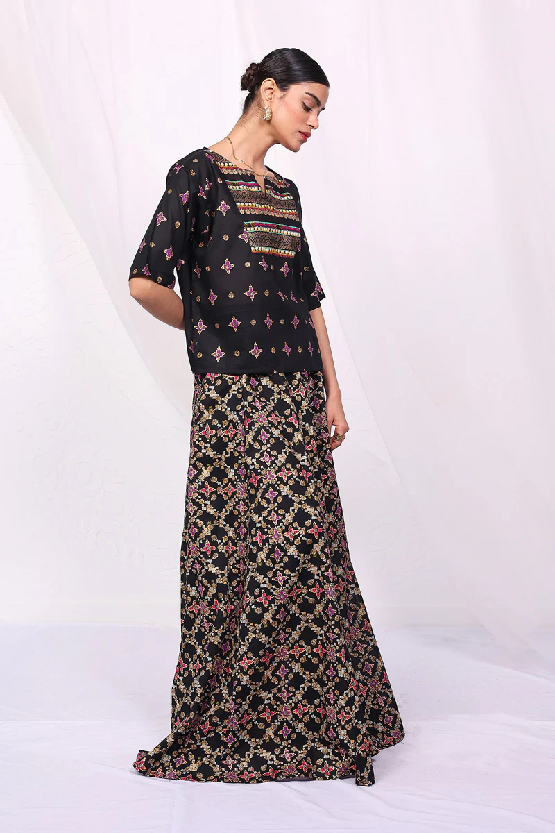 Zarnigar Skirt Co-ords - Image 4