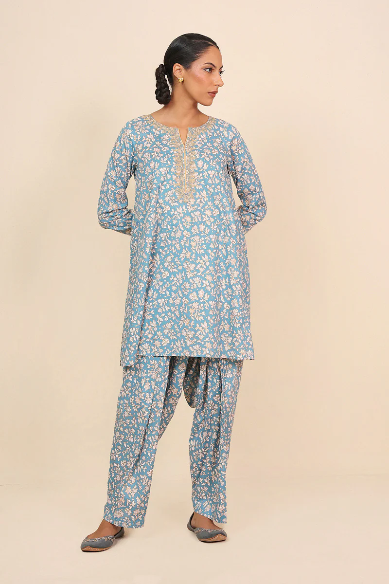 Mother Of Pearls 2 Piece Suit - Image 6