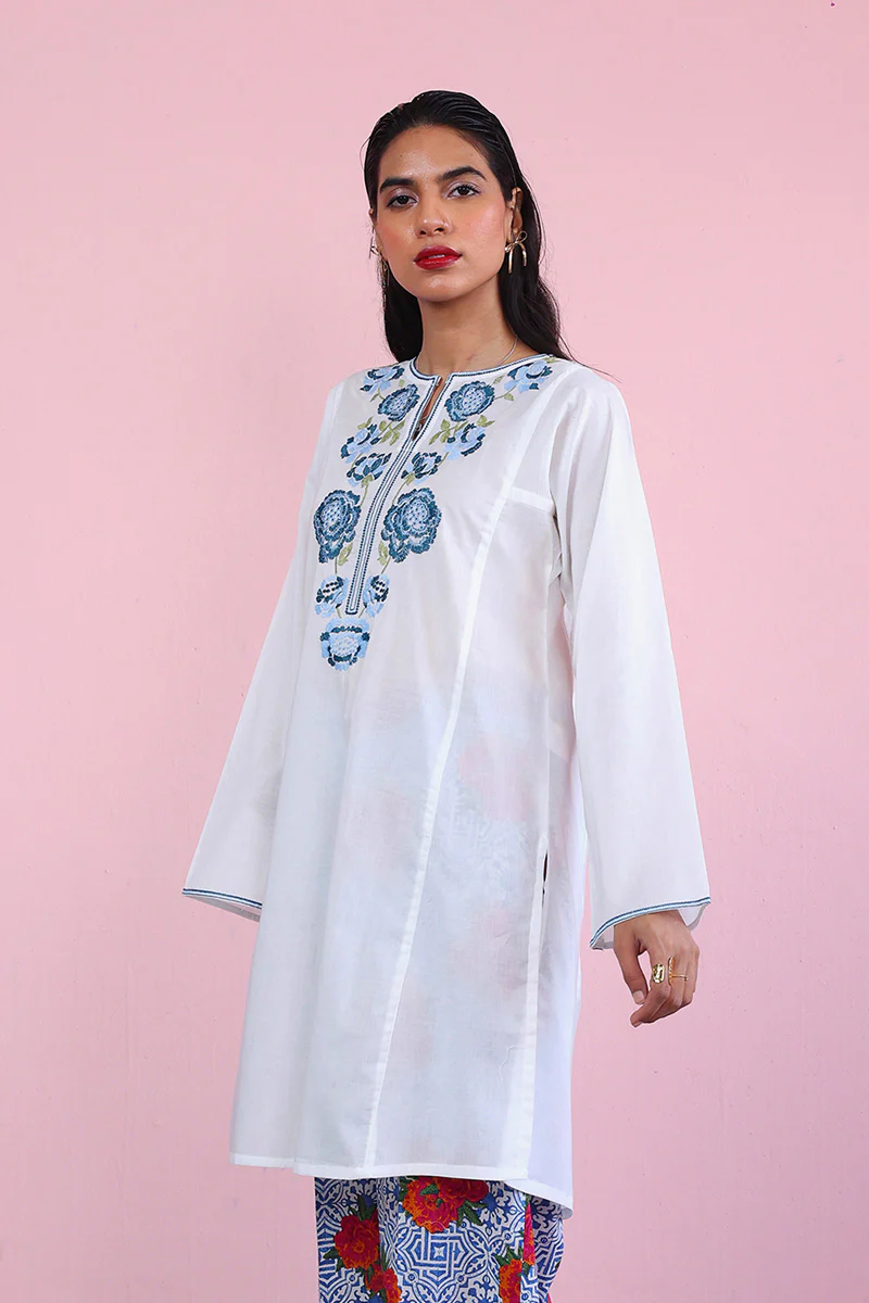 Gul Meena Embroidered Kurta - Image 7