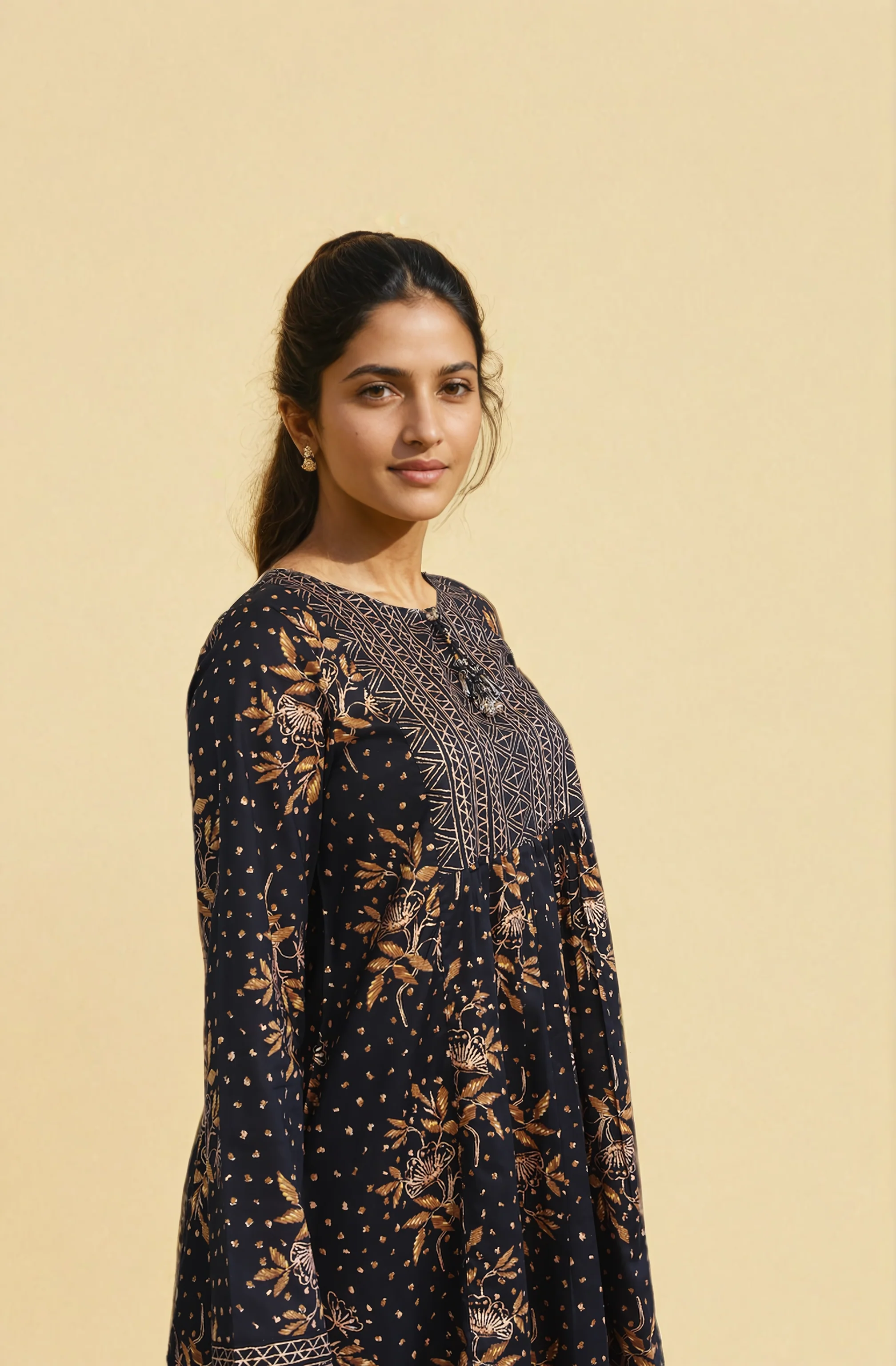 Muqaish 2-Piece Suit - Image 2