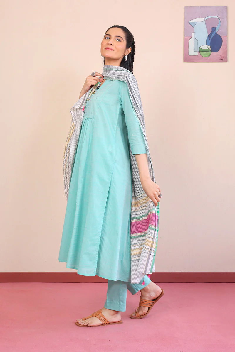 Suit Weavers Tale - Image 3