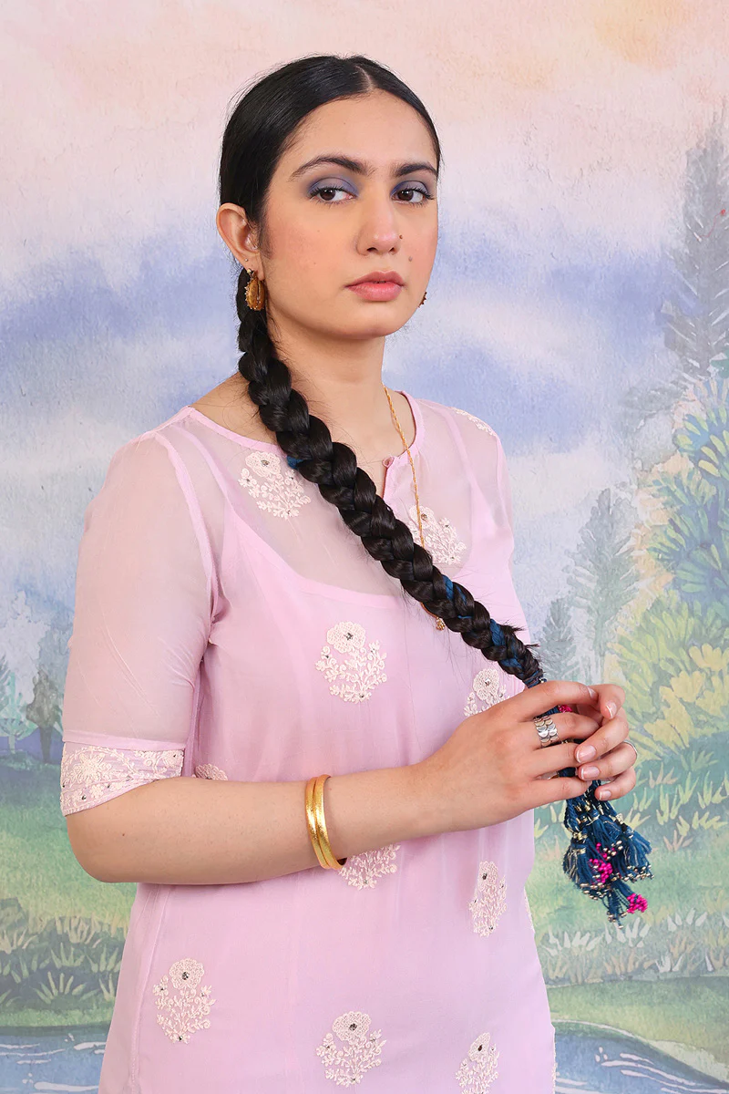 Naaz - Image 2