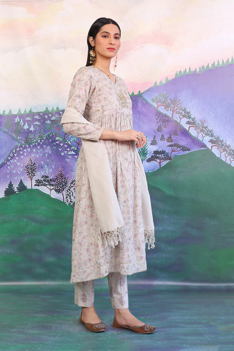 Timeless Romance Shimmery 3-Piece - Image 5