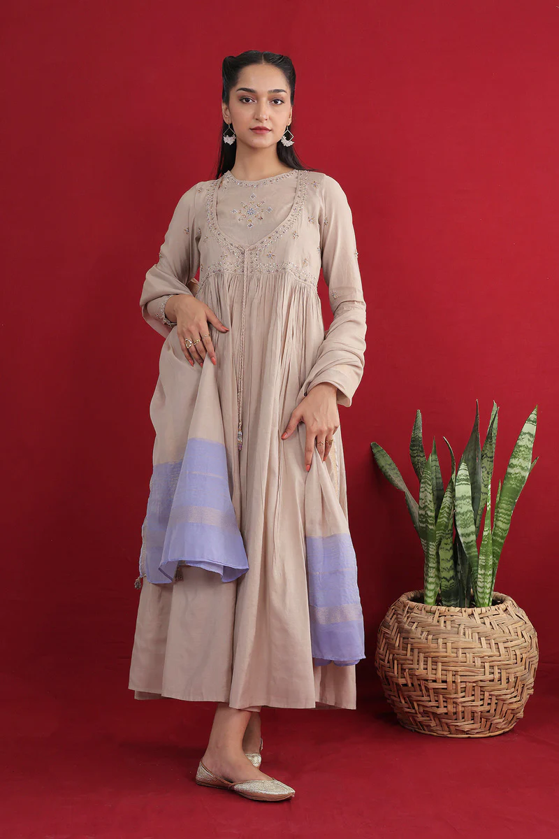 Regal Balochi Begum Suit - Image 2