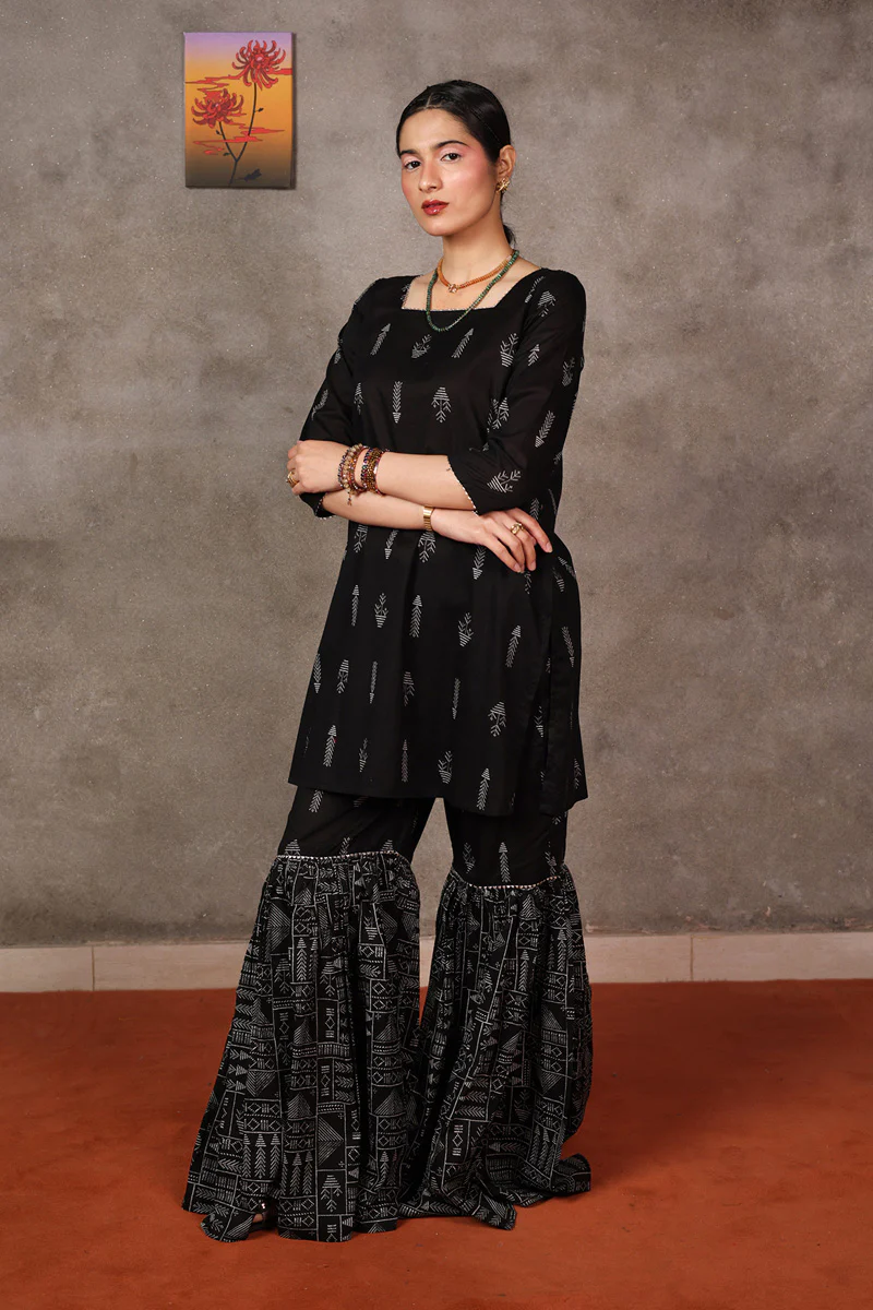 Egyptian Mukesh Essence Suit - Image 4