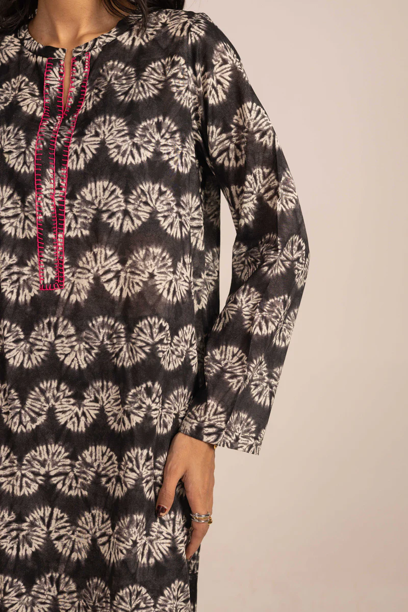 Shibori Spotlight Dyed Ensemble - Image 10