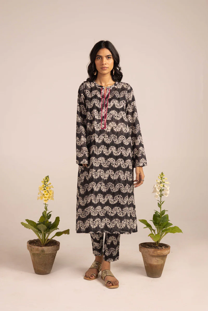 Shibori Spotlight Dyed Ensemble - Image 9