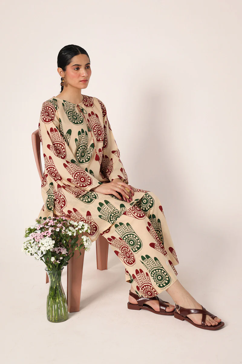 Mehndi Dastaan Suit - Image 7