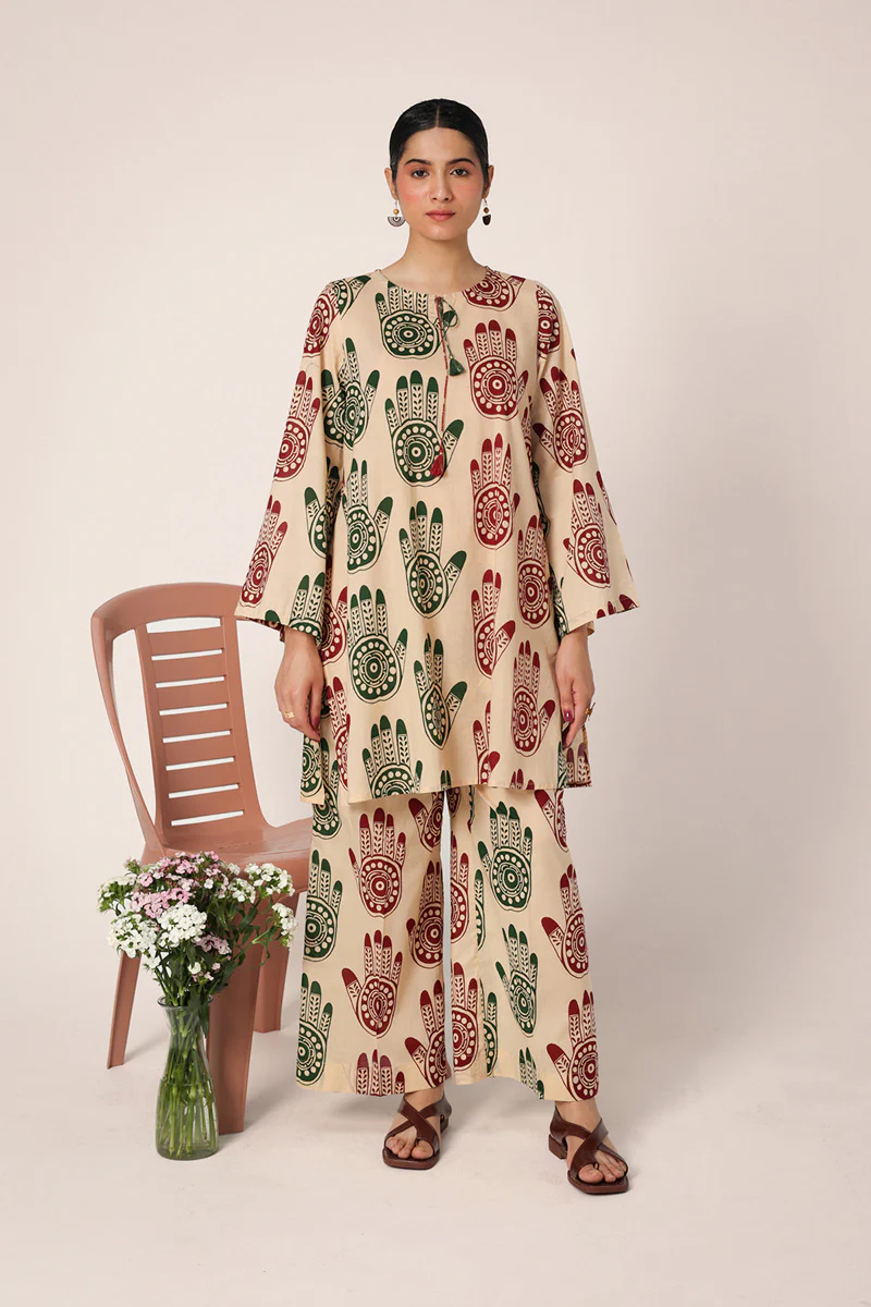 Mehndi Dastaan Suit - Image 8