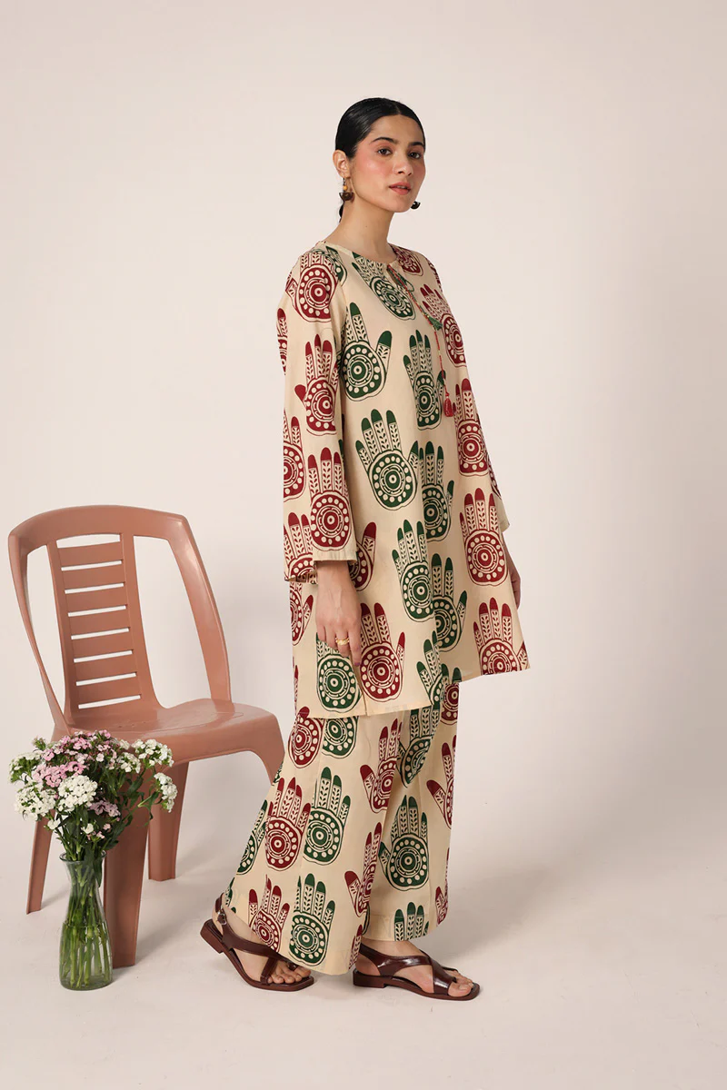 Mehndi Dastaan Suit - Image 9