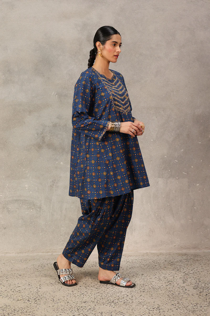 Aari Chunari Charm Ensemble - Image 7