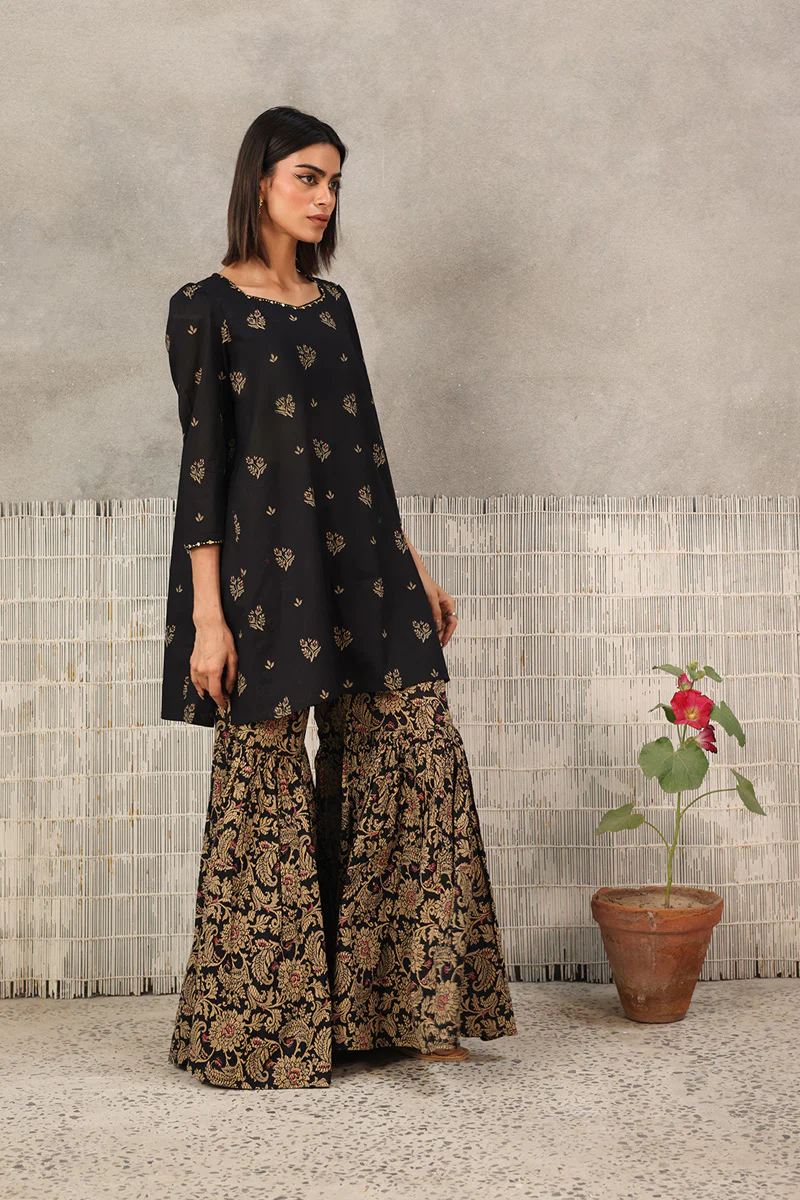 Jacquard Majesty Gharara Suit - Image 4
