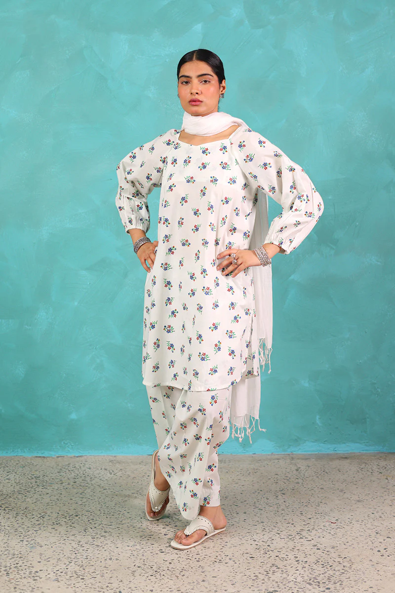 Balochi Booti Spring Veil Ensemble - Image 4
