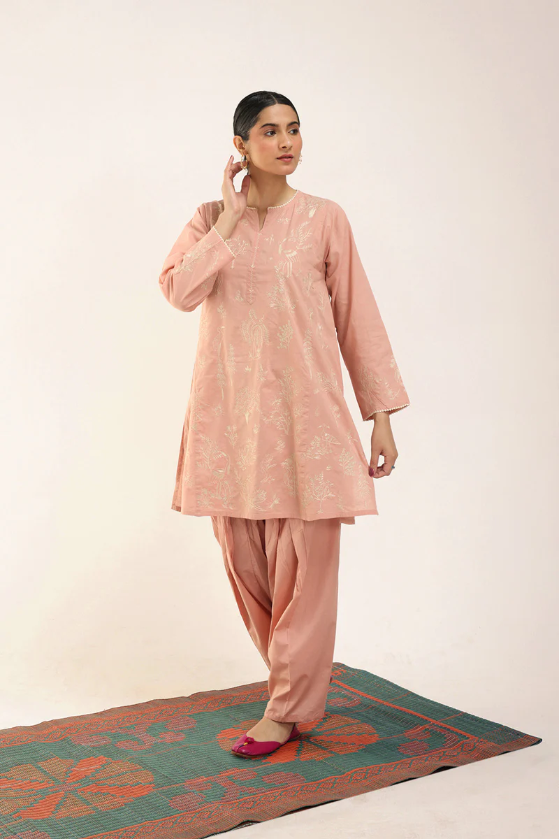 Iconic Faras ensemble - Image 4
