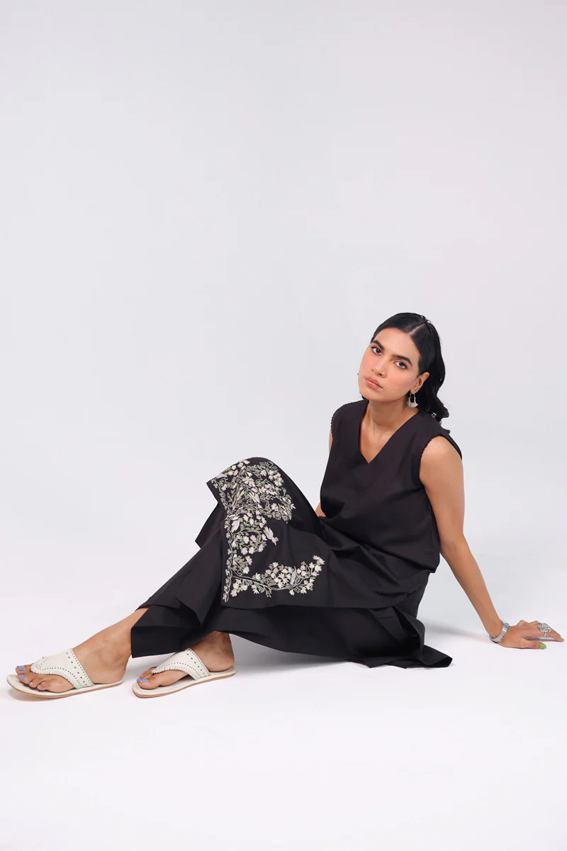 Faras Embroidered Duo Set - Image 3