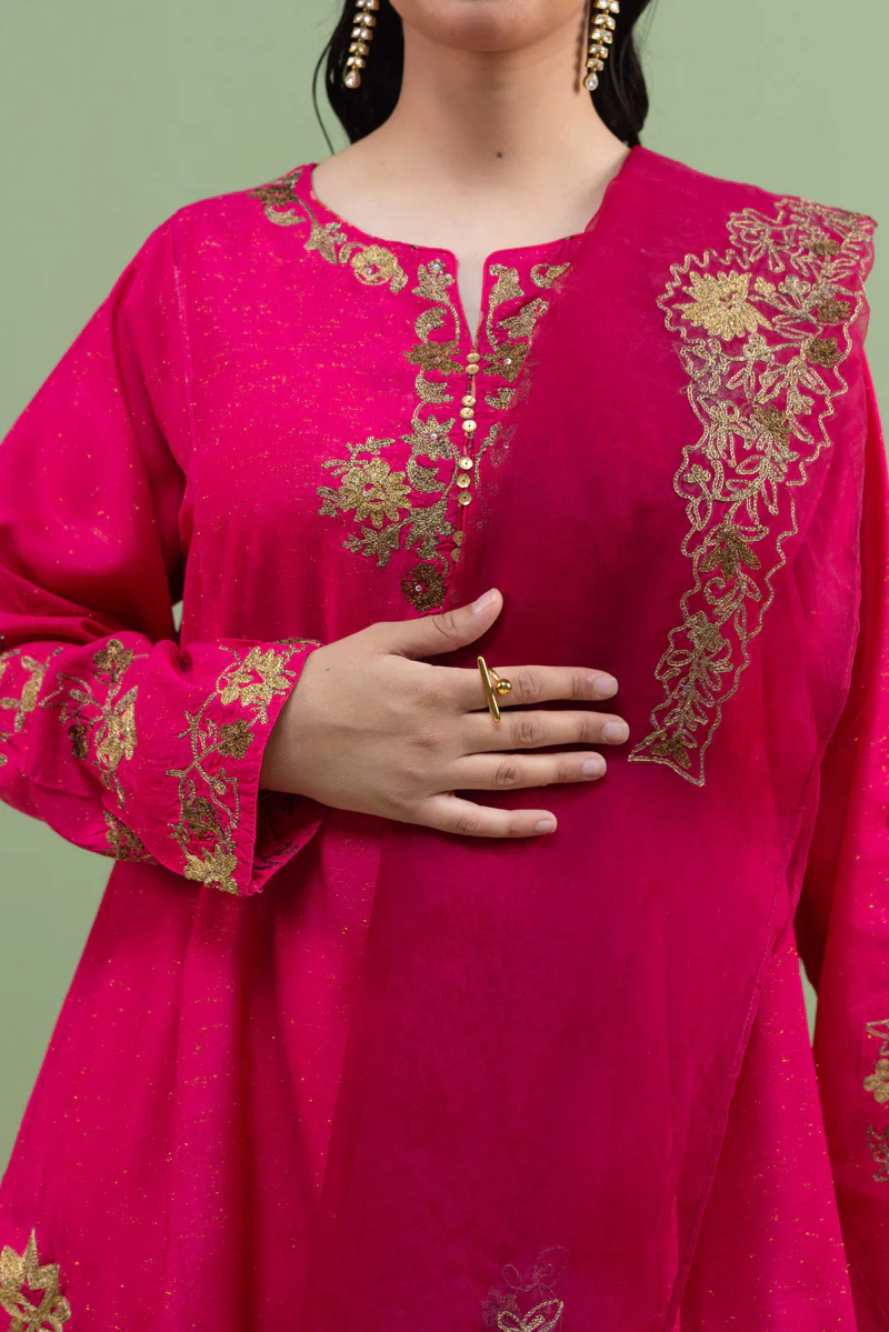 Hues of Red Opulent 3-Piece Suit - Image 2