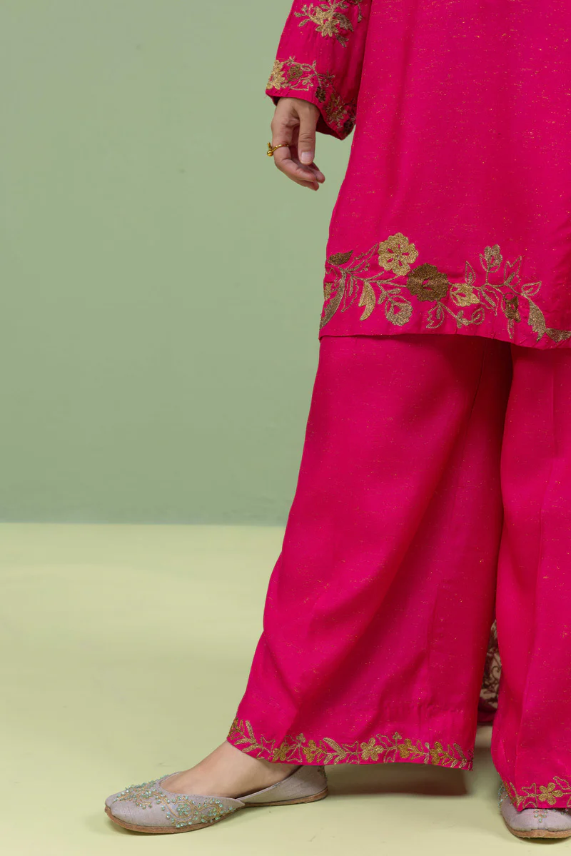 Hues of Red Opulent 3-Piece Suit - Image 4