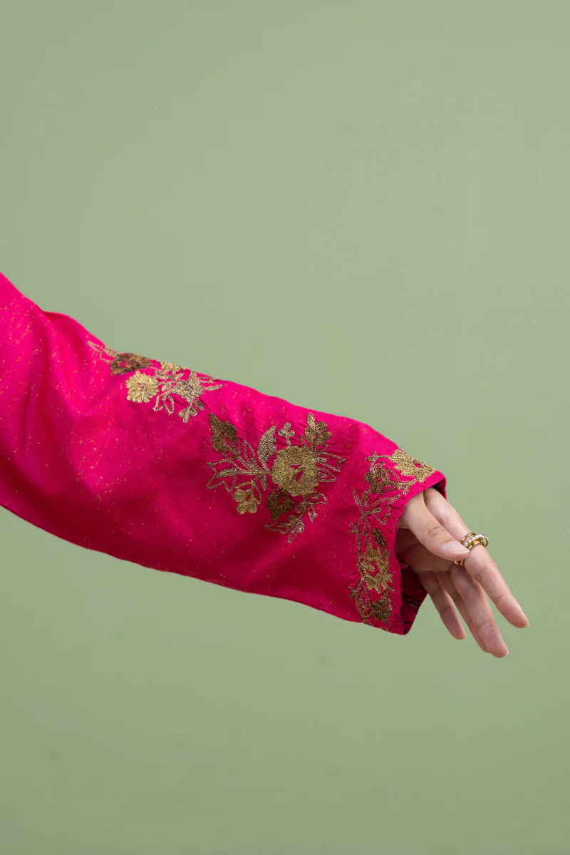 Hues of Red Opulent 3-Piece Suit - Image 6