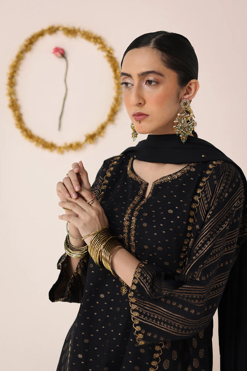 Raat ki Rani Zardozi Suit - Image 2