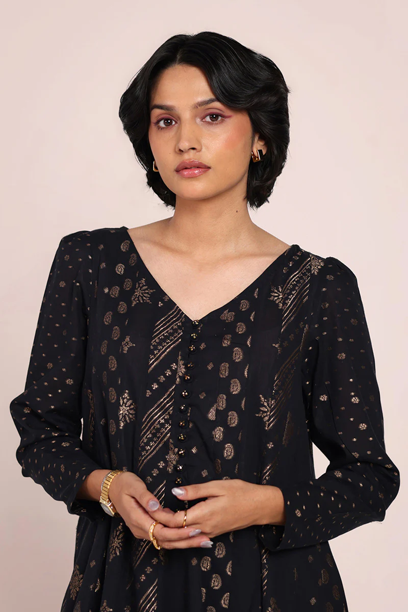 Raat ki Rani Raqs Suit - Image 4