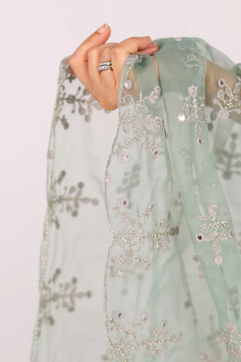 Sunehri Glitz Panni 3 Piece Suit - Image 3