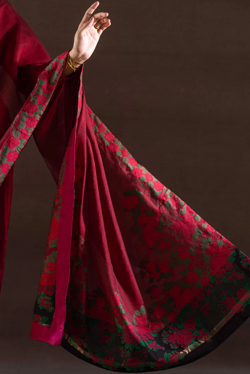 Golden Rose Opulent Saree - Image 3