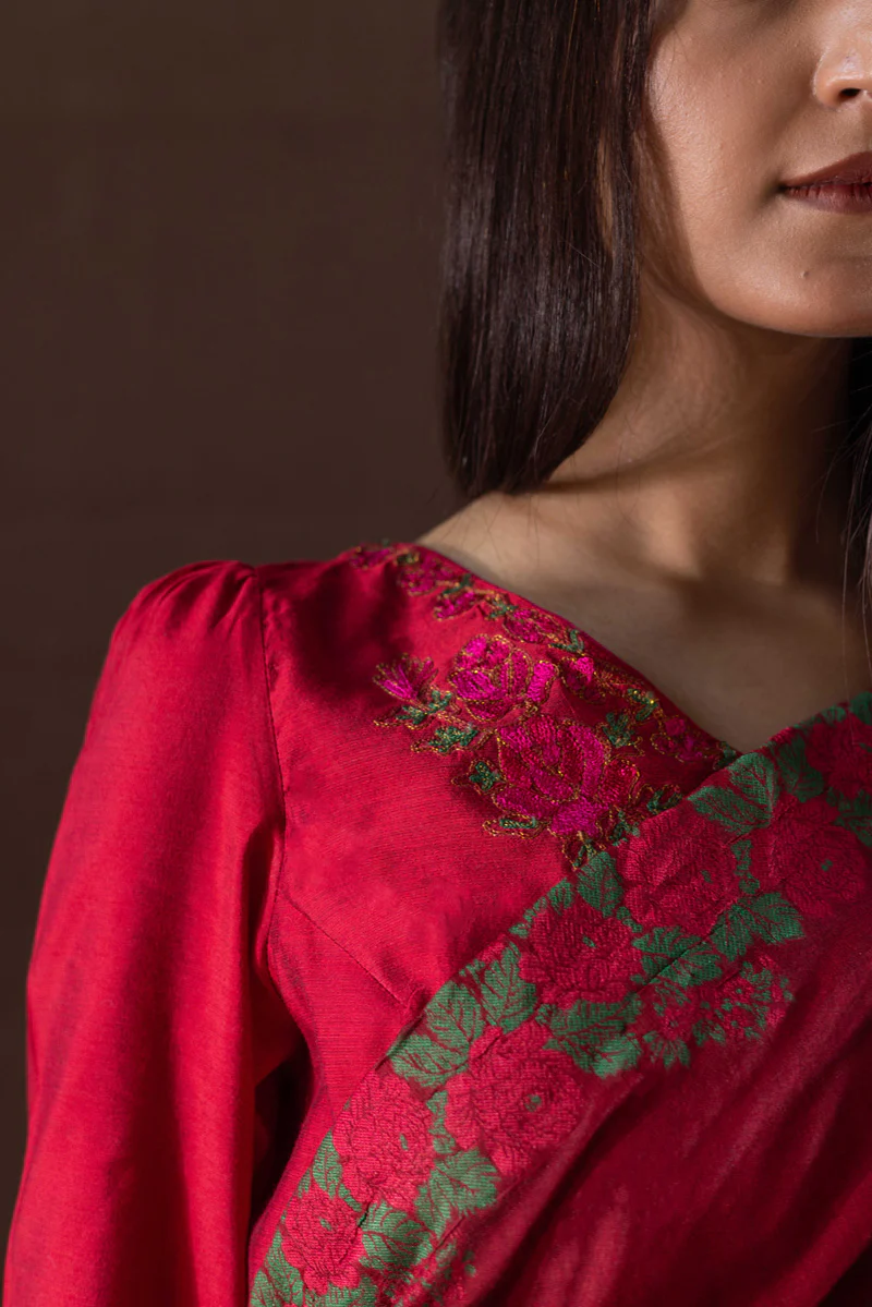 Golden Rose Opulent Saree - Image 5