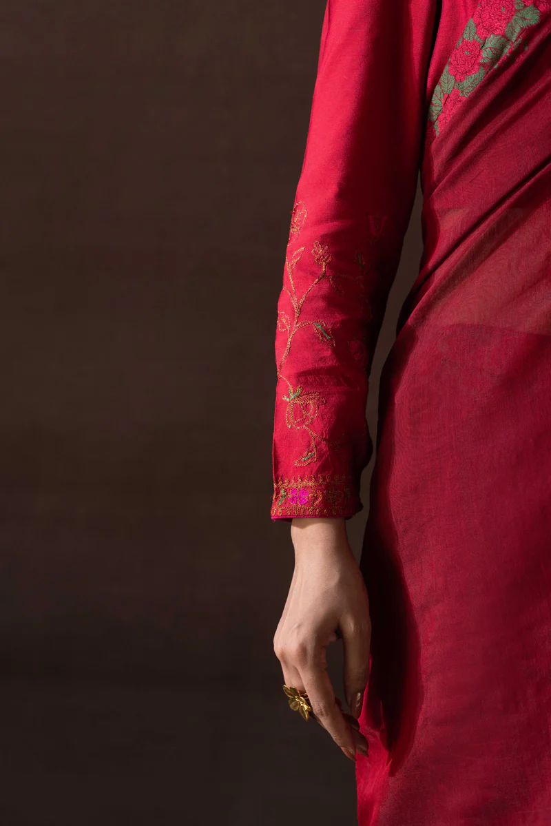 Golden Rose Opulent Saree - Image 9