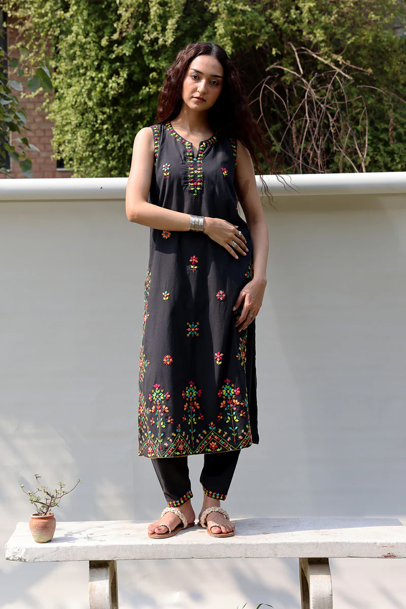Hand Embroidered Patti Set - Image 11