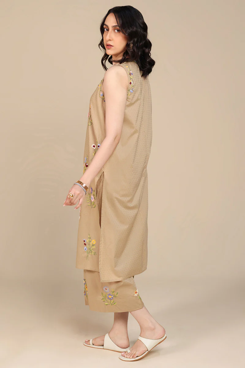 Floral Crush Hand-Embroidered Set - Image 10