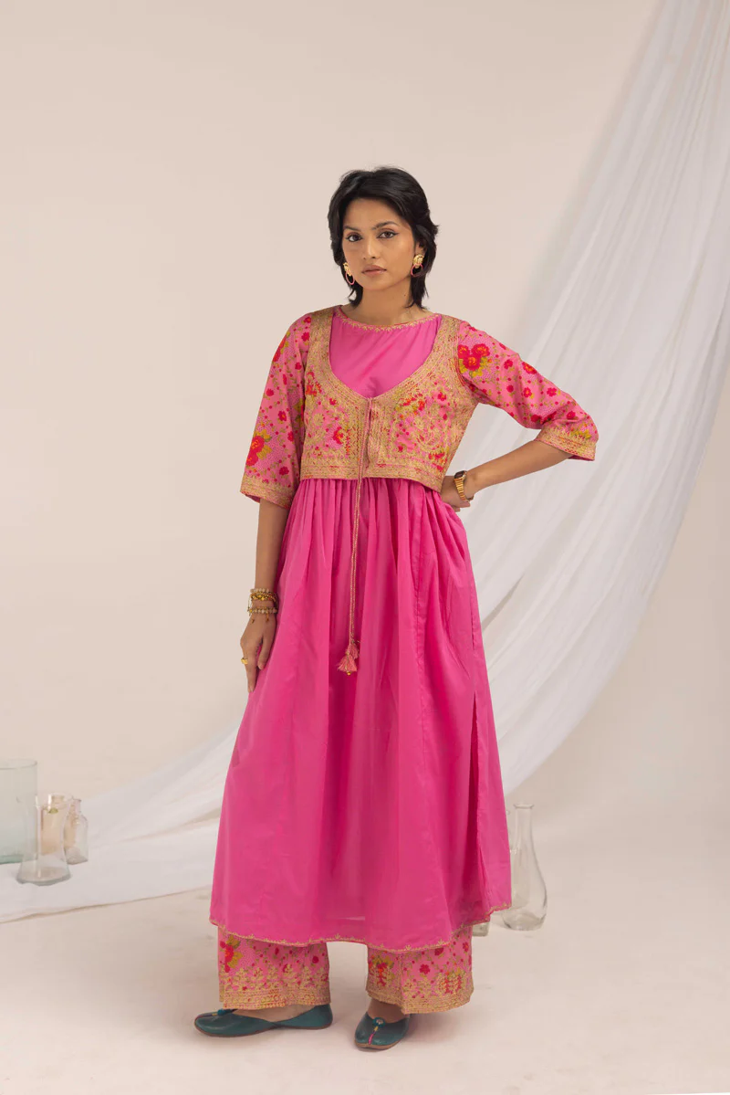Gilded Glam Embroidered Kurta - Image 2