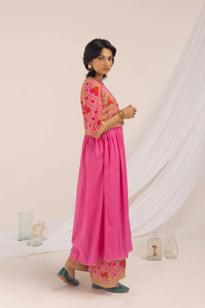 Gilded Glam Embroidered Kurta - Image 3