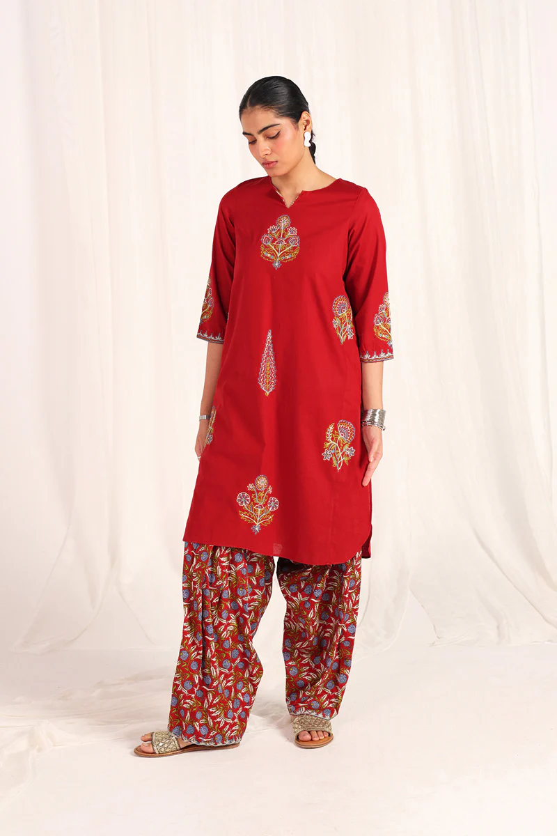 Kachnaar Aari Kahani Ensemble