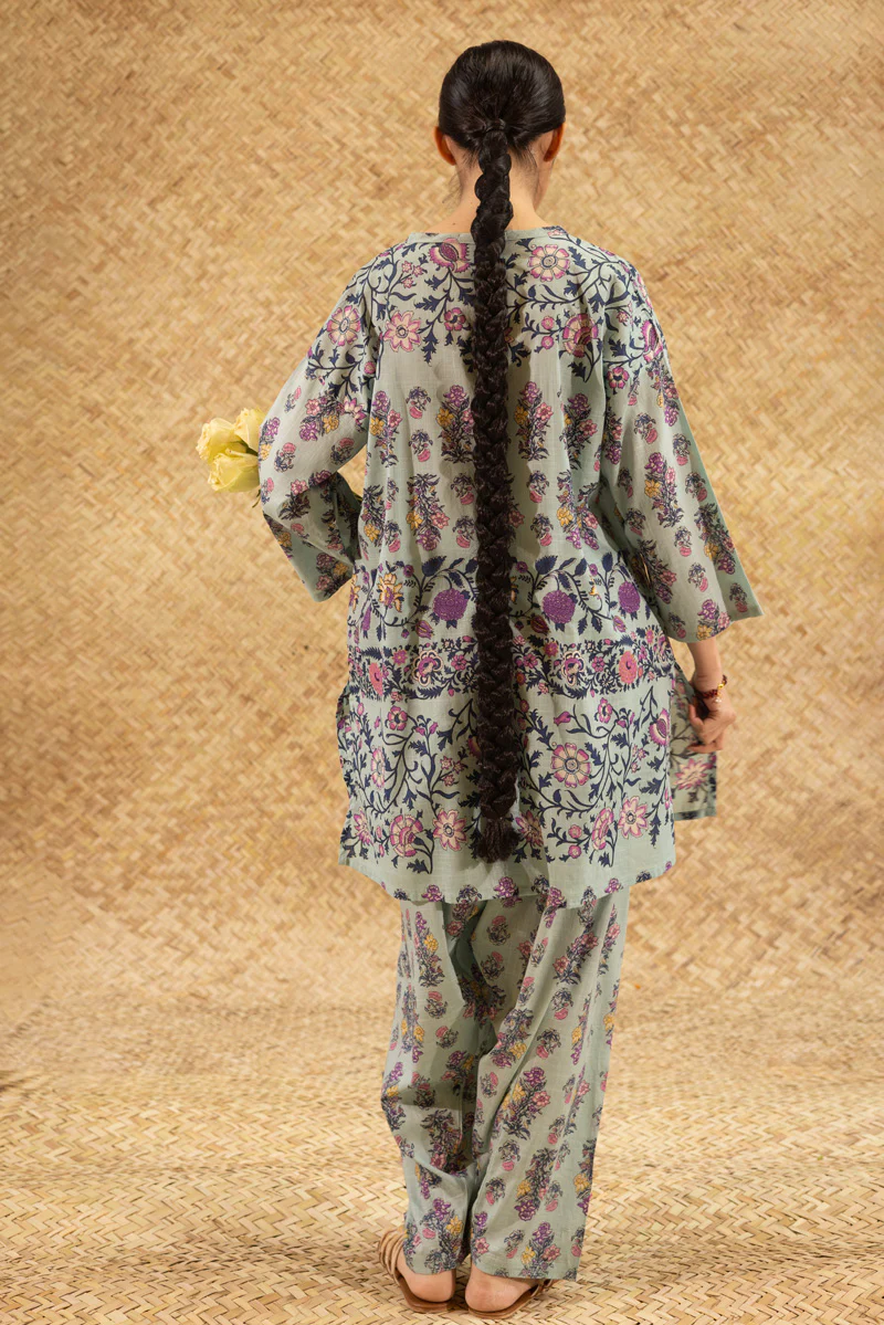 Floral Ease Tassel Set - Image 4