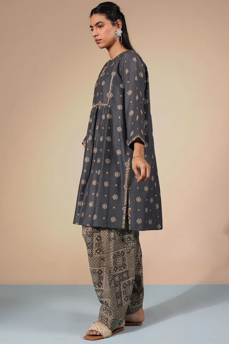 Mandana Flared Set - Image 3