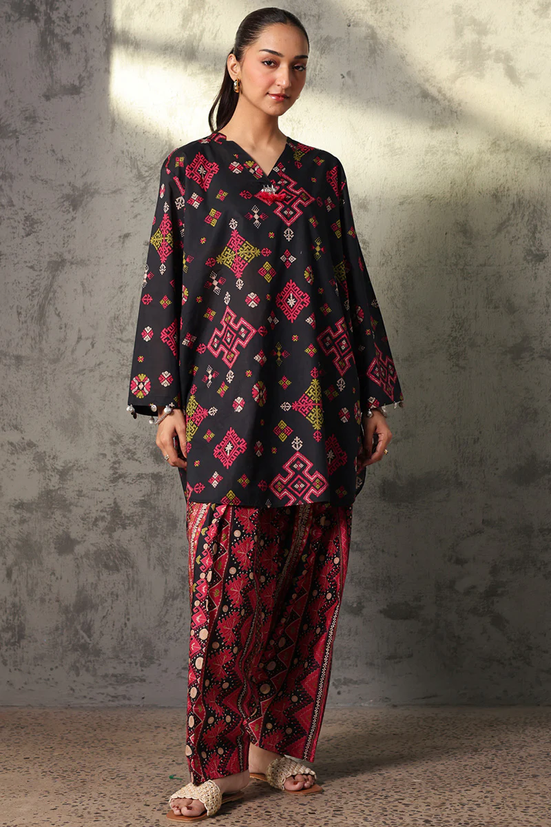 Phulkari Pop Tassel Set - Image 5