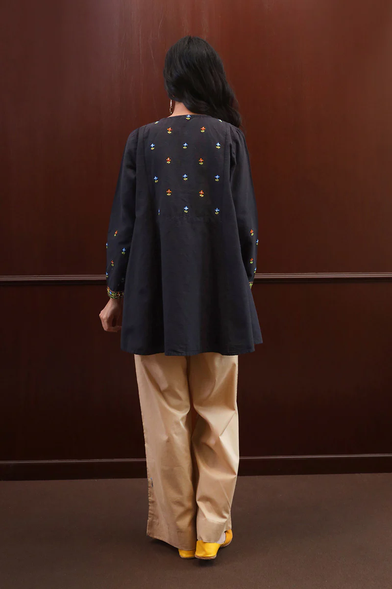 Neelum Embroidered Kurta - Image 4