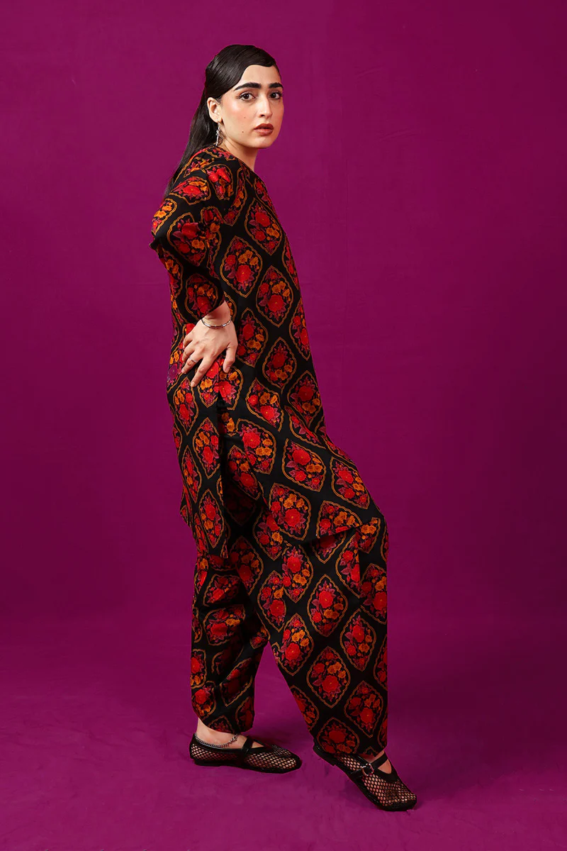 Coordinated Charbagh 2 Piece - Image 4