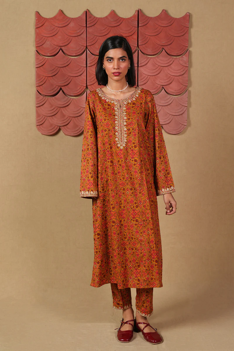 Persian 2-Piece Embroidered Suit - Image 3