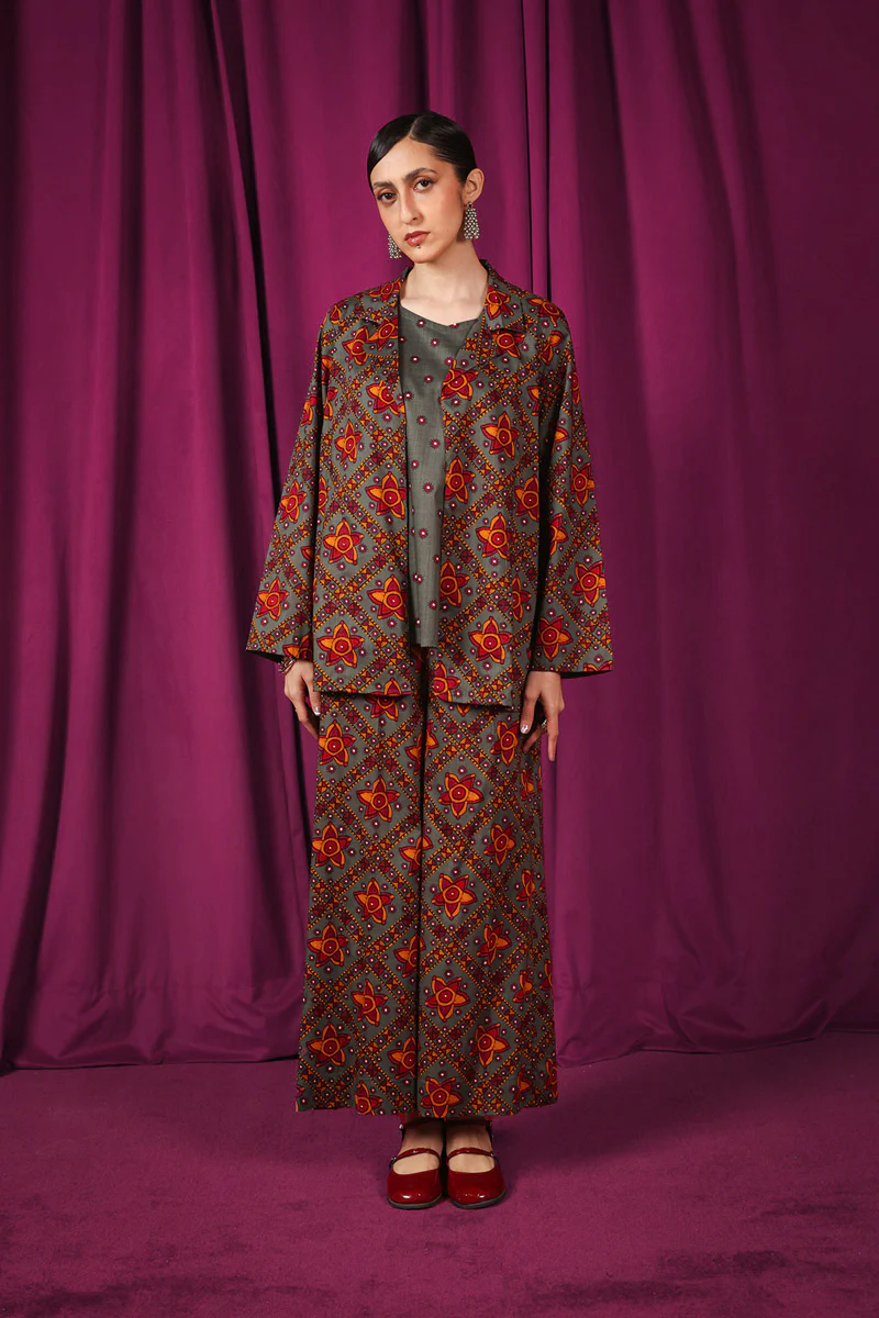 Kutch Kahani Outfit - Image 11
