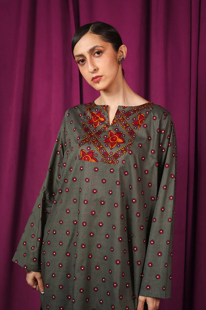 Kutch Kahani Bold Dual-Set - Image 10