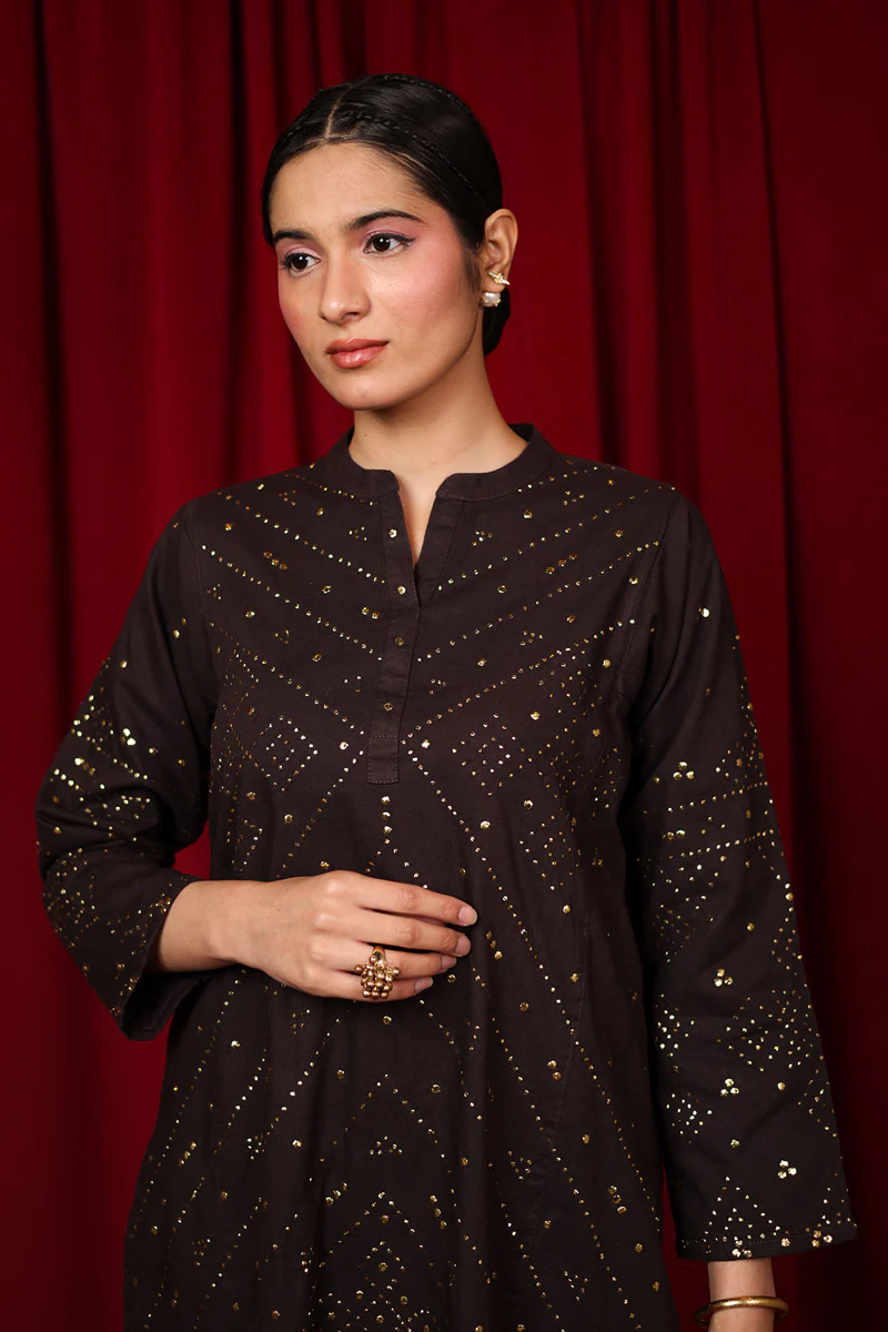 Chunri Silsala Suit - Image 8