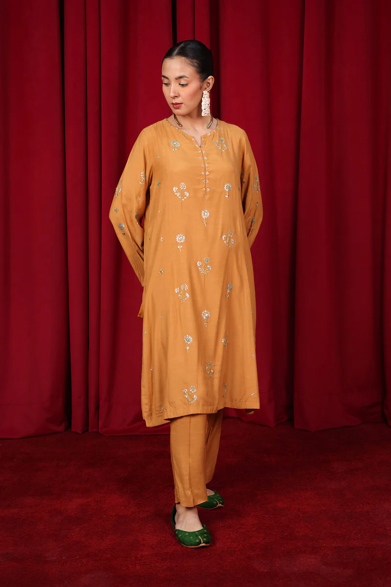 Beetlewing Saaz Suit - Image 2