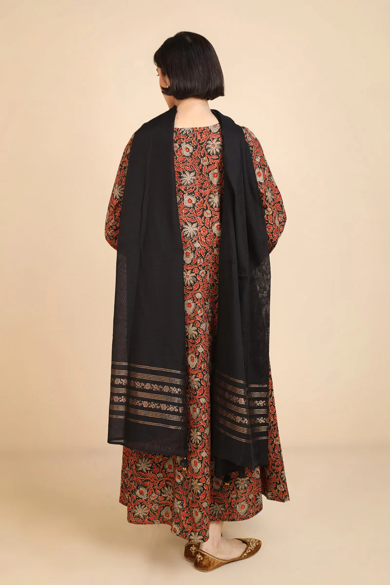 Naqsh Dupatta - Image 5