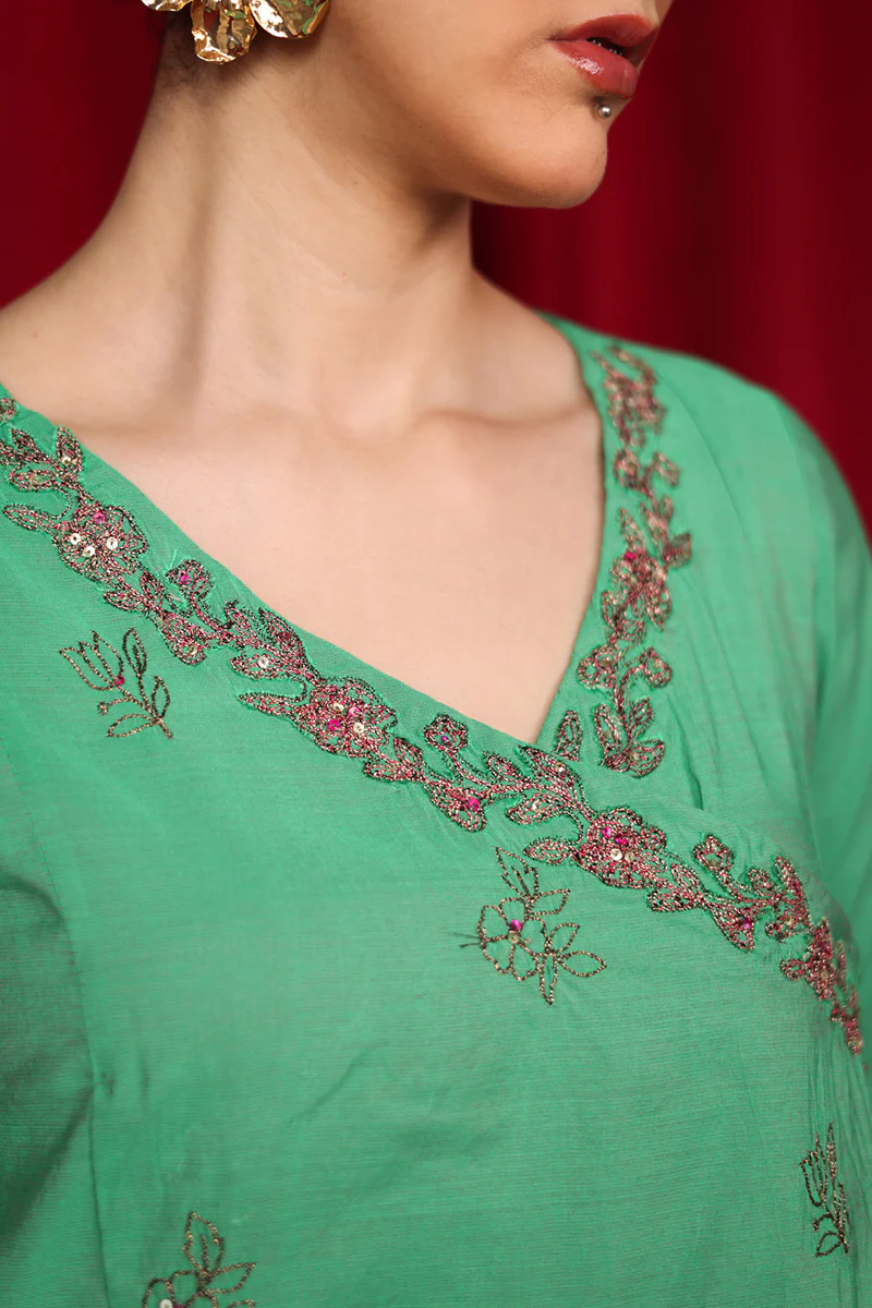 Nawabi Gota Husn Suit - Image 2