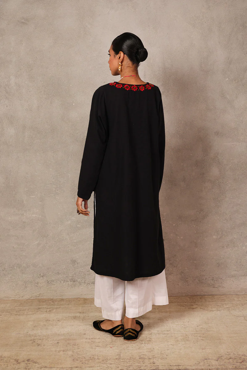 N K R Applique Ensemble - Image 4